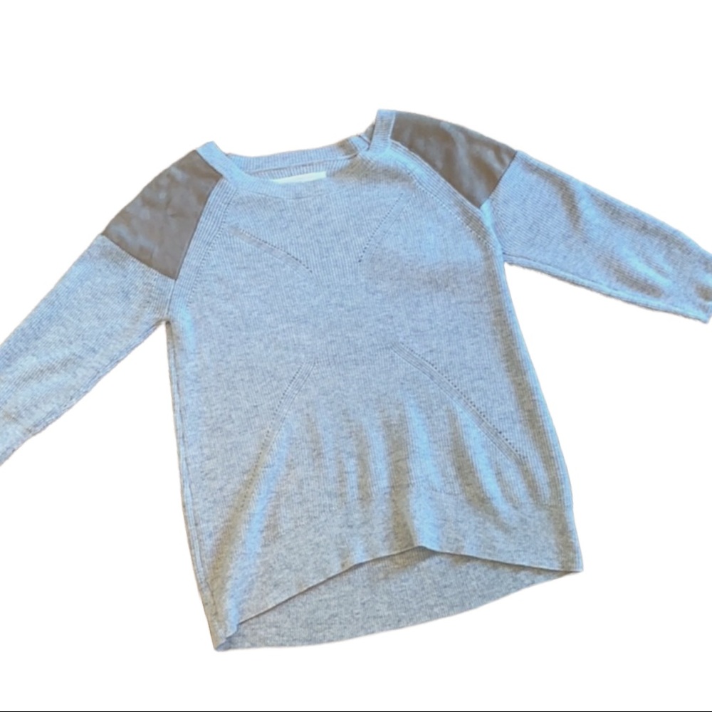 Fine Collection 100% Cashmere Tan Leather Shoulder Patches Gray Sweater Medium